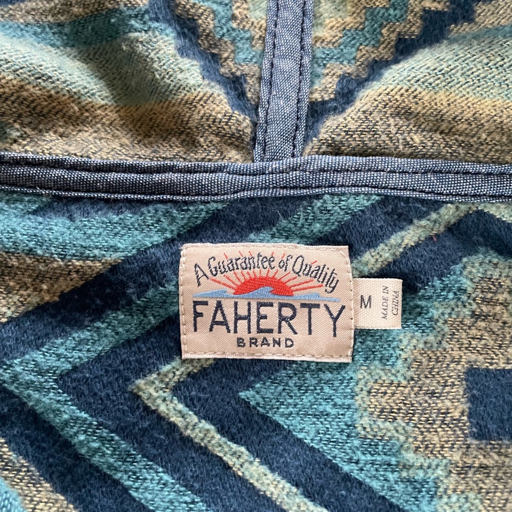 Faherty Poncho - Picture 3 of 14